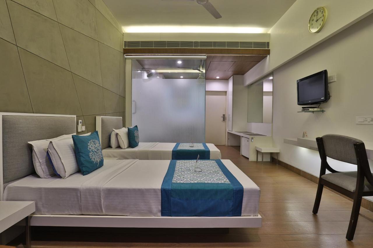 Capital O 1338 Hotel Harmony Radźkot Zewnętrze zdjęcie