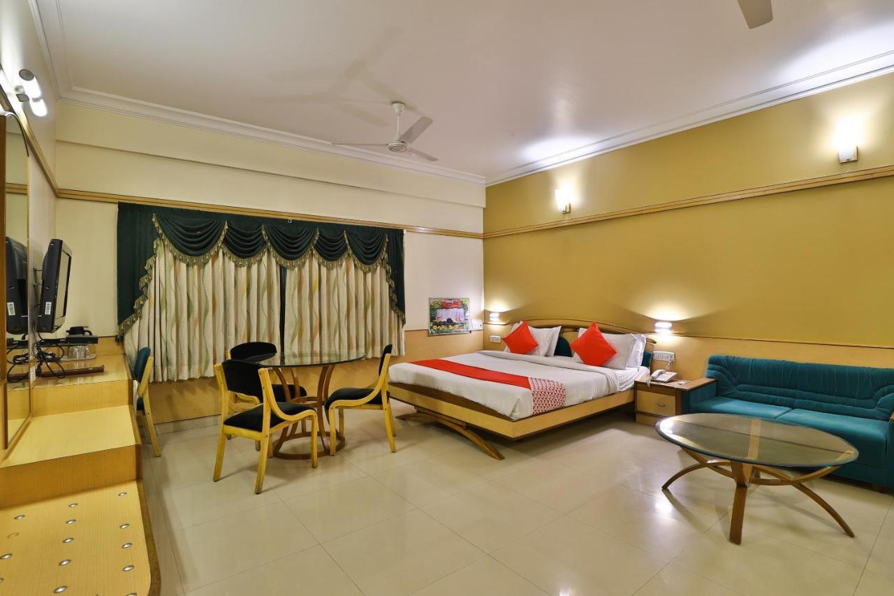 Capital O 1338 Hotel Harmony Radźkot Zewnętrze zdjęcie